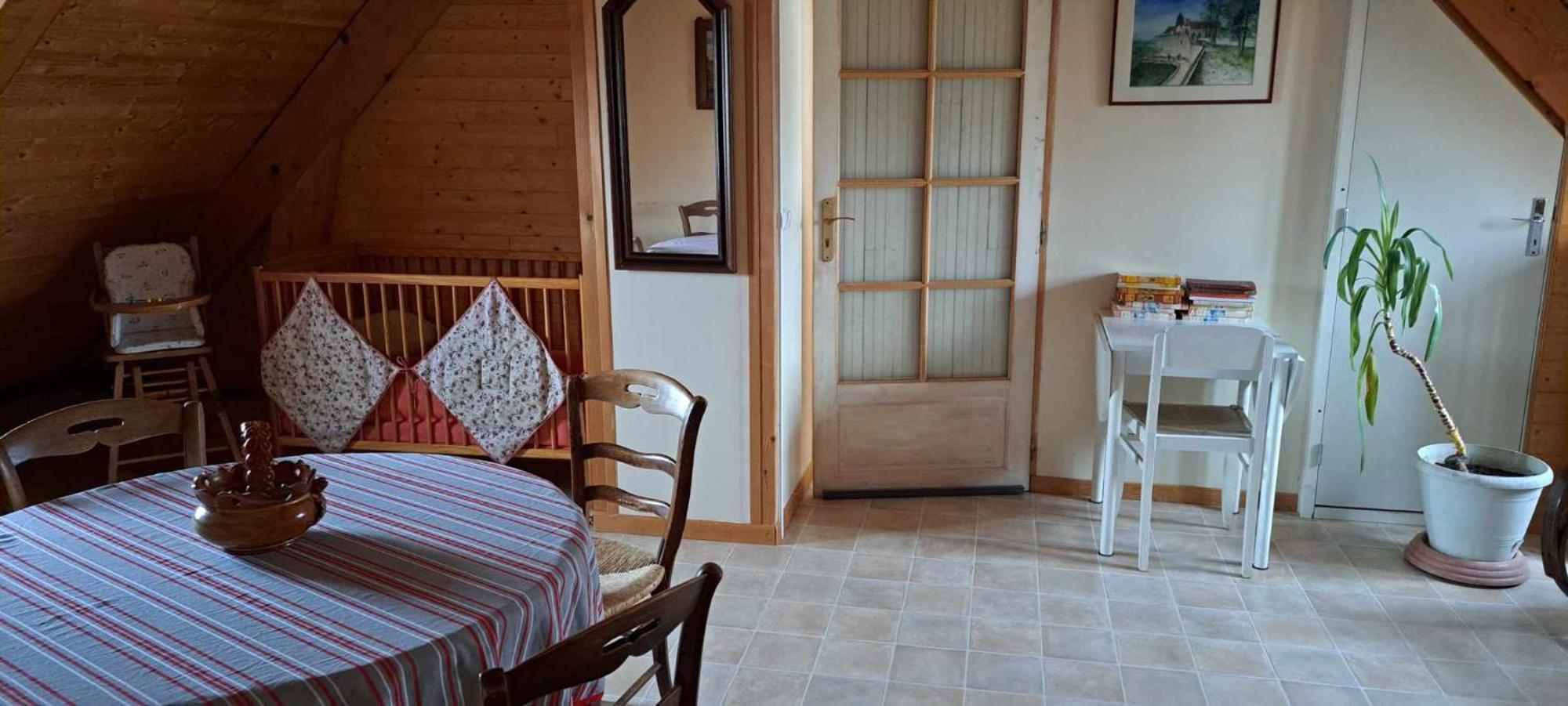 Location A Coucy Le Chateau Экстерьер фото